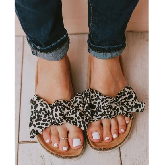 Black Cheetah Slip On Linen Fabric Bow Sandals - Picture 2 of 13